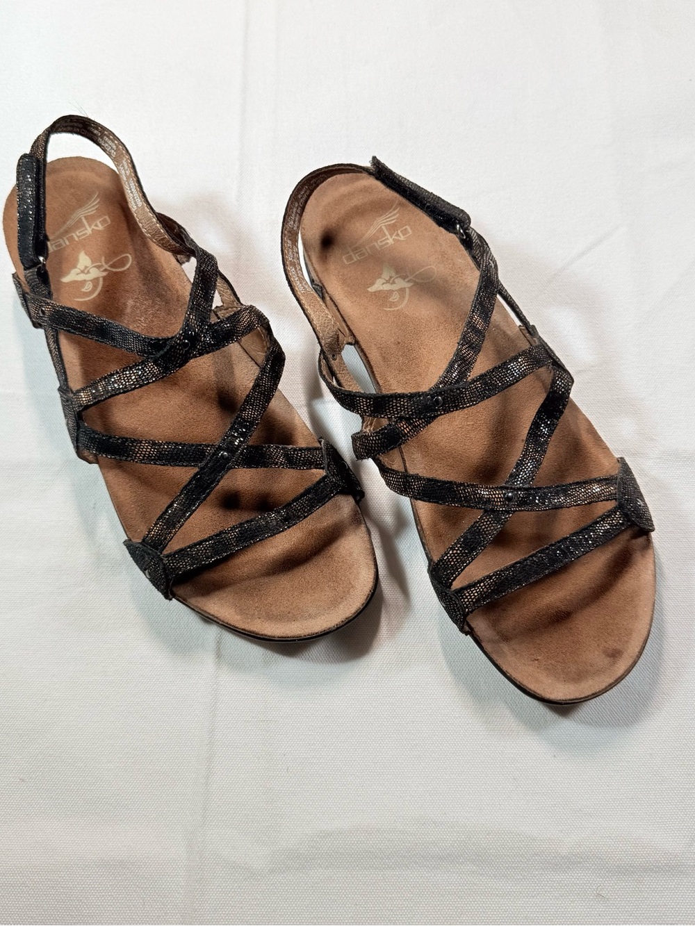 Dansko Womens Size 39 US 8.5-9 Metallic Shimmer Strappy Comfort Sandals Black